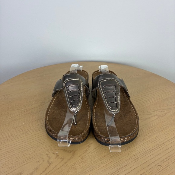 Clarks Metallic Thong Wedge Sandal Women's 9.5 Summer Casual Comfort Walking - Picture 2 of 8